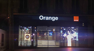 Transparente LED-Anzeige, die für Licht Orangen-Frankreichs 85% hinaufklettert, laufen klare Farbe durch